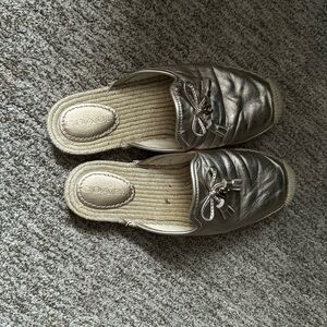 Gently used coach shoes